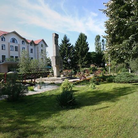Hotel Helikon Yanoshi Zewnętrze zdjęcie