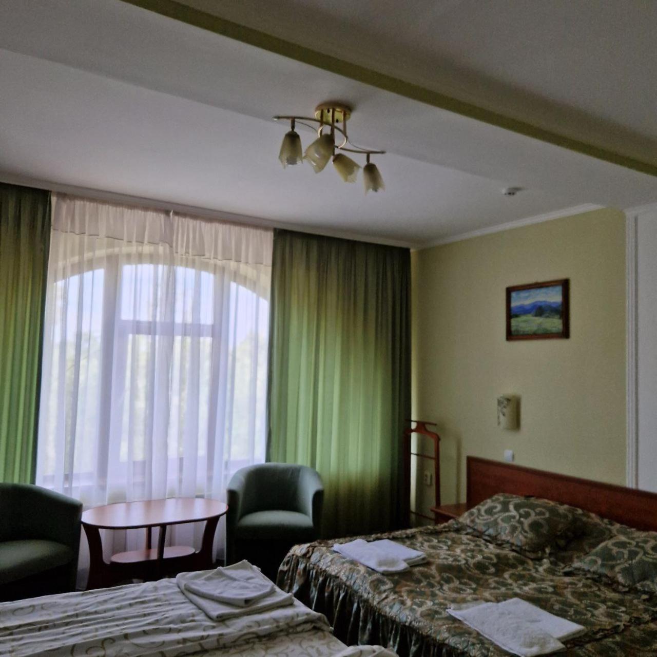 Hotel Helikon Yanoshi Zewnętrze zdjęcie