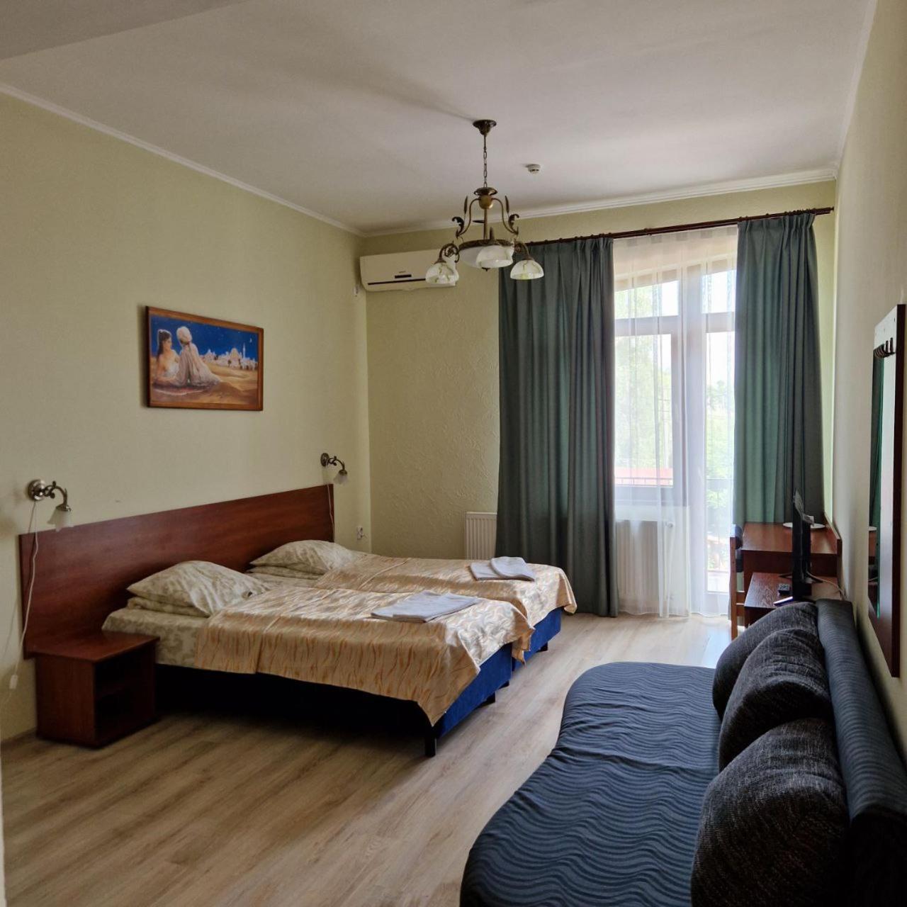 Hotel Helikon Yanoshi Zewnętrze zdjęcie