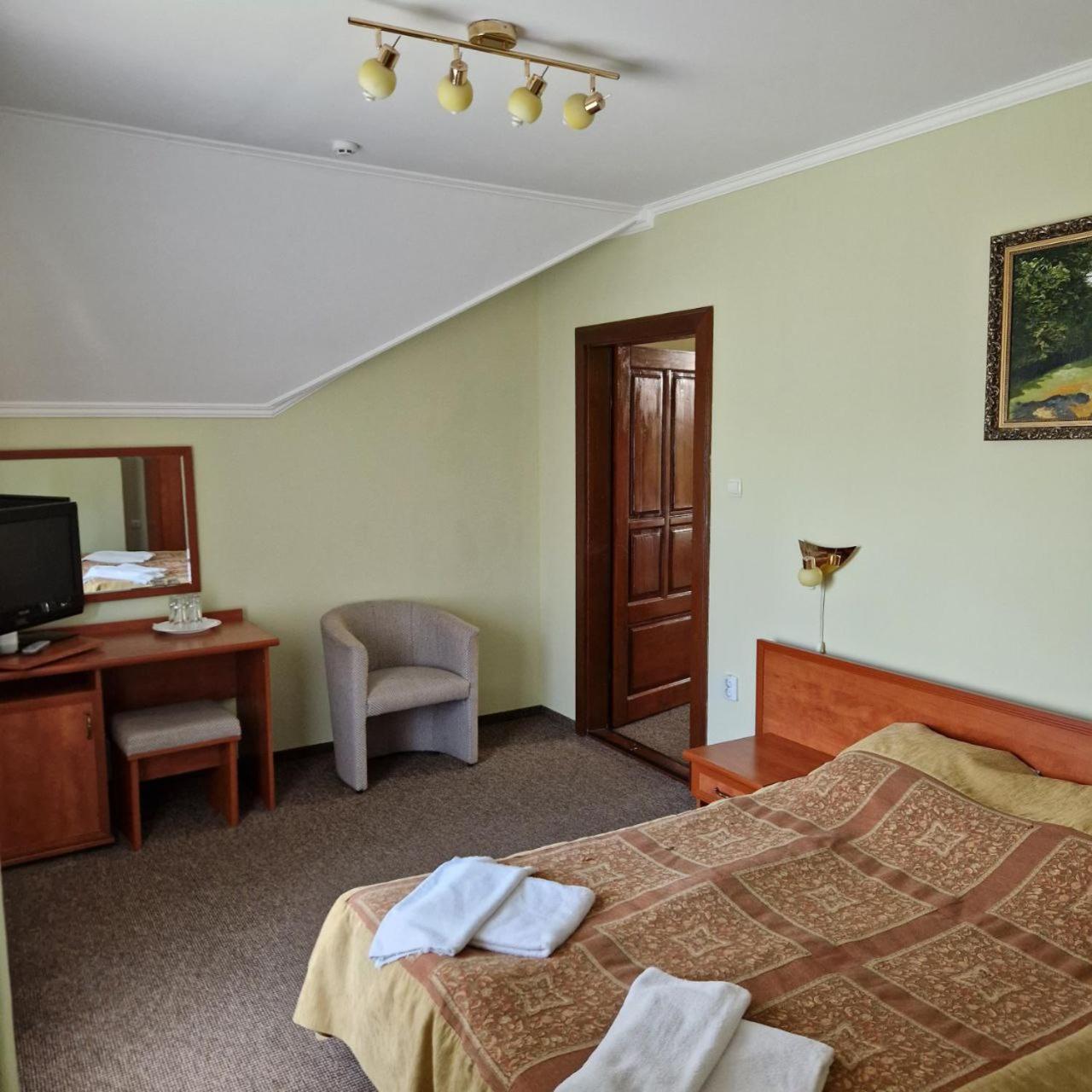 Hotel Helikon Yanoshi Zewnętrze zdjęcie