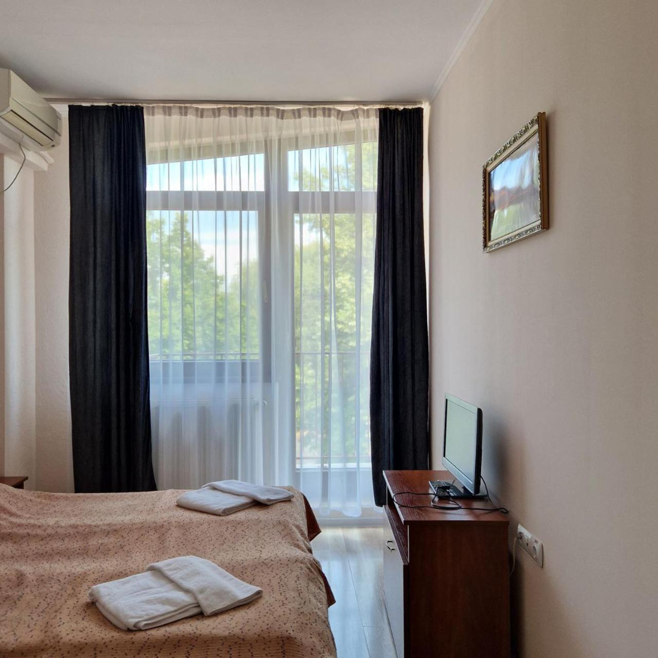 Hotel Helikon Yanoshi Zewnętrze zdjęcie