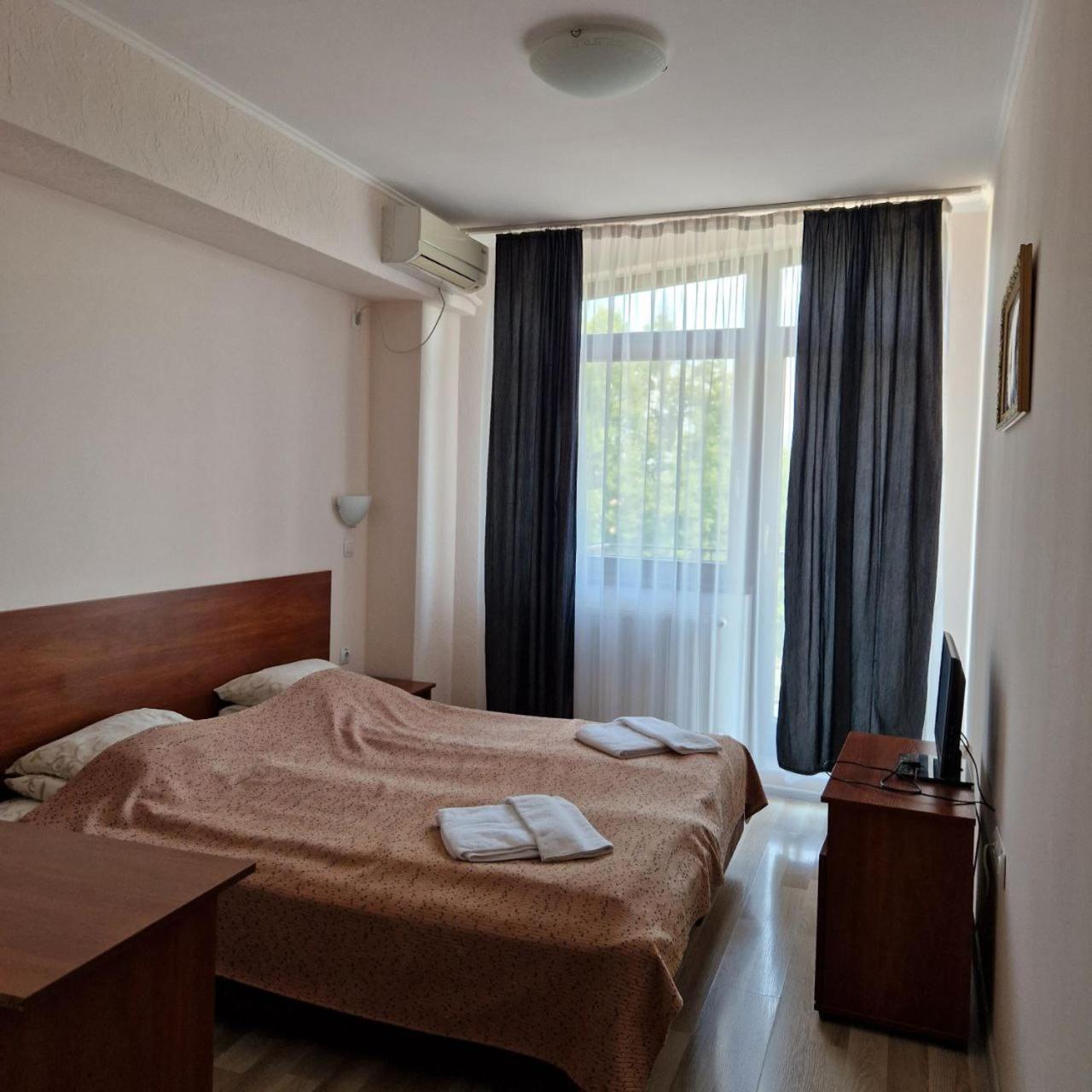 Hotel Helikon Yanoshi Zewnętrze zdjęcie