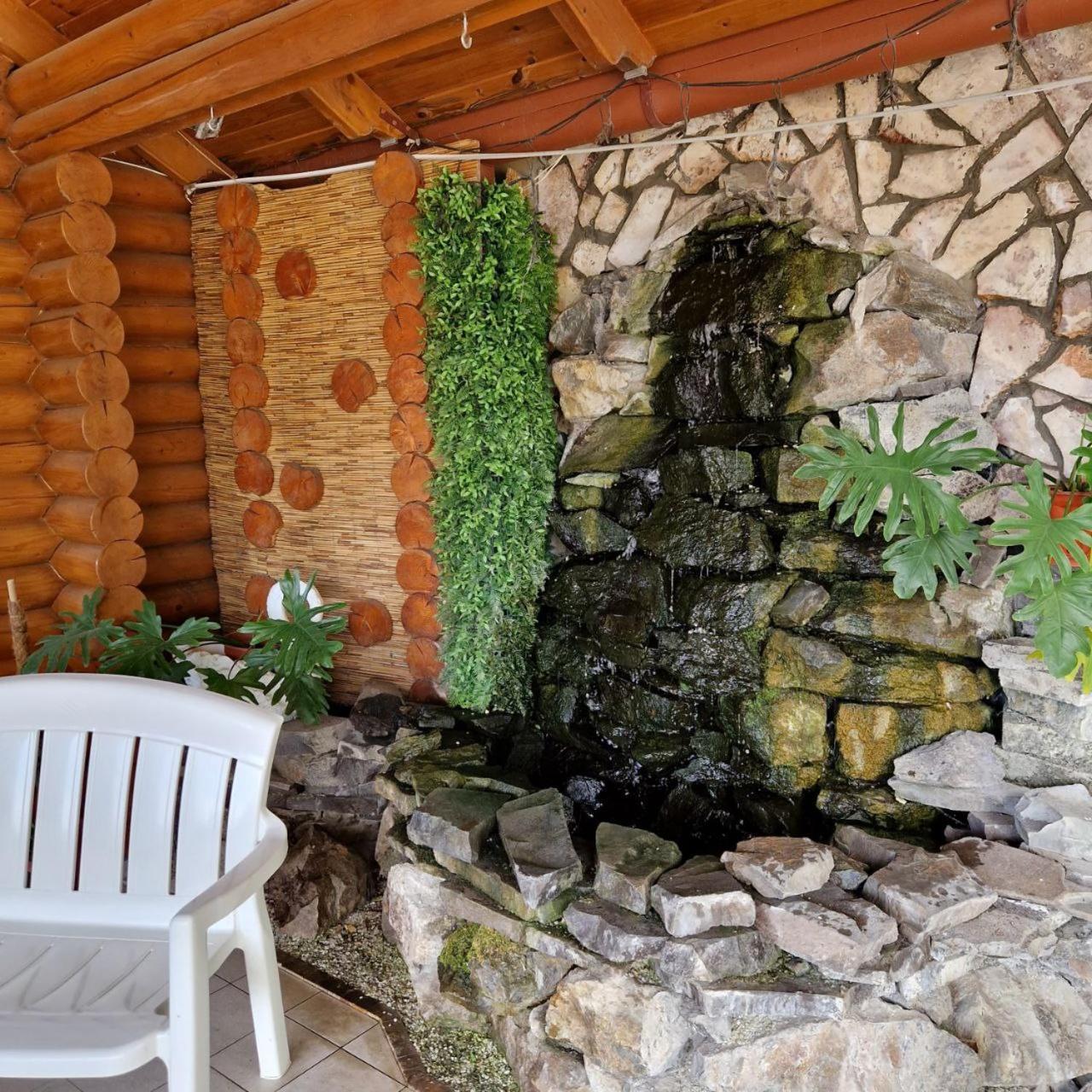 Hotel Helikon Yanoshi Zewnętrze zdjęcie