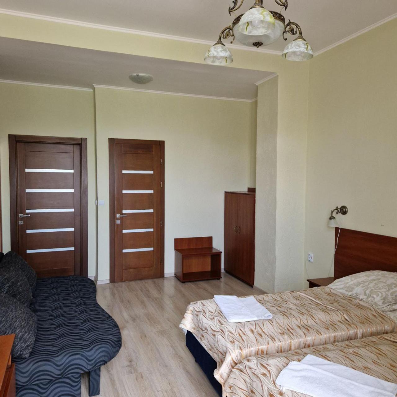 Hotel Helikon Yanoshi Zewnętrze zdjęcie