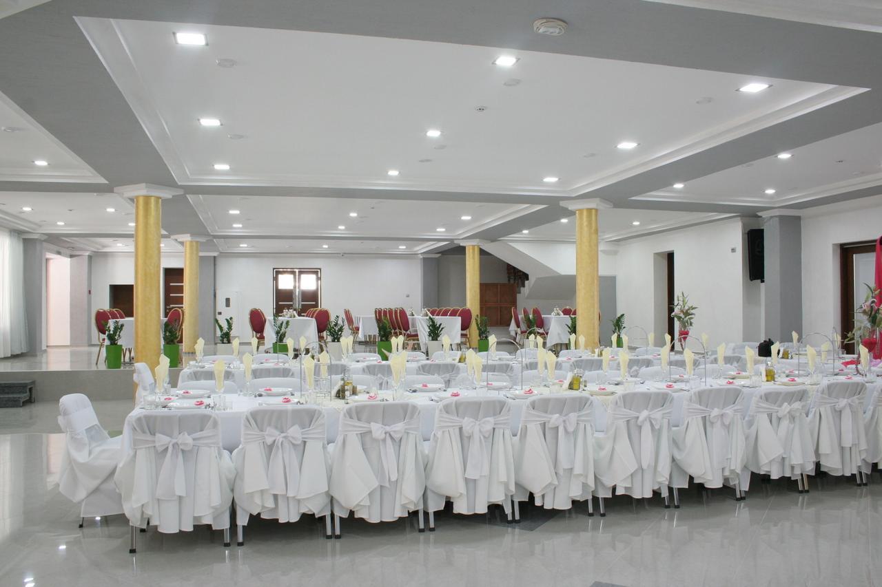 Hotel Helikon Yanoshi Zewnętrze zdjęcie
