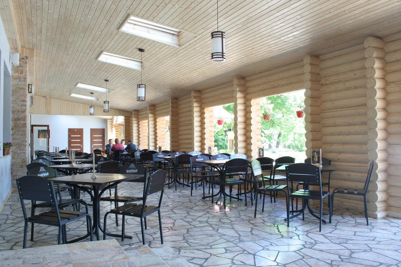 Hotel Helikon Yanoshi Zewnętrze zdjęcie