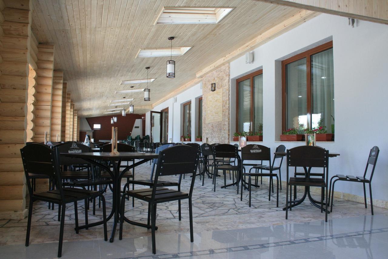 Hotel Helikon Yanoshi Zewnętrze zdjęcie