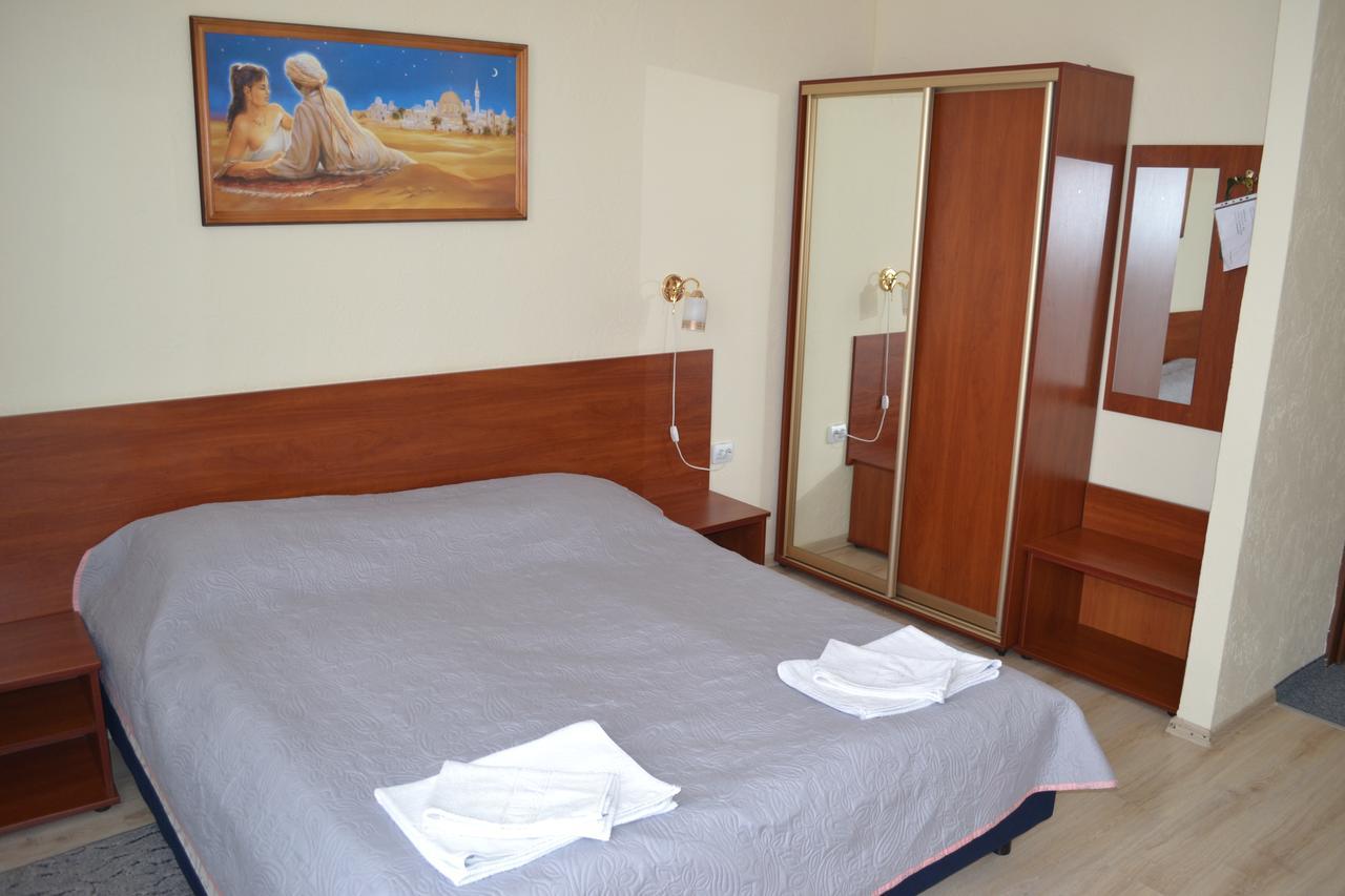 Hotel Helikon Yanoshi Zewnętrze zdjęcie